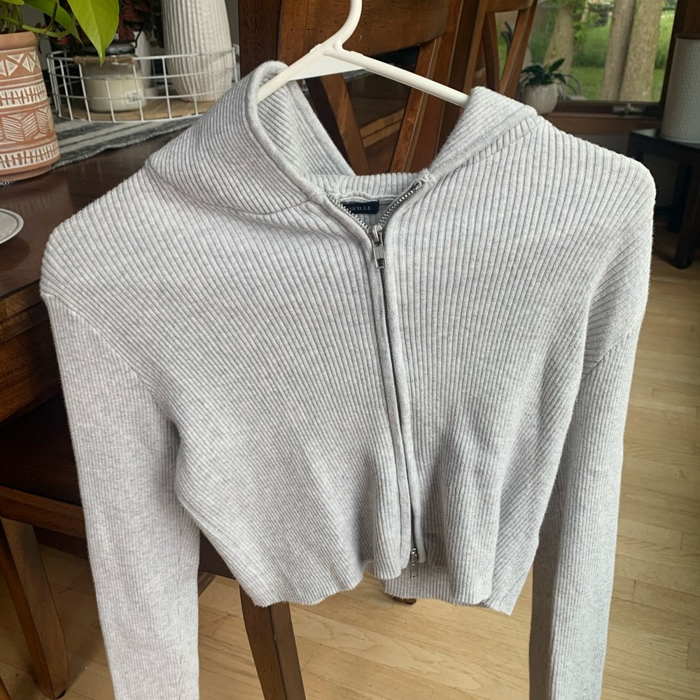 Brandy Melville light grey zip